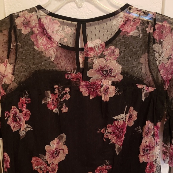 Flower Top - Picture 3 of 4